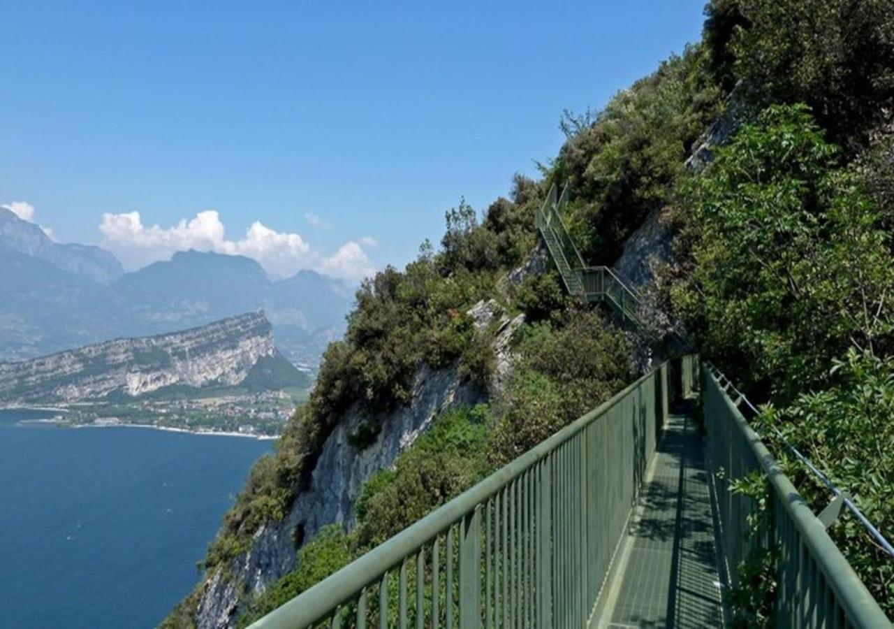 Apartamento Casa Zanoni Torbole Sul Garda Exterior foto